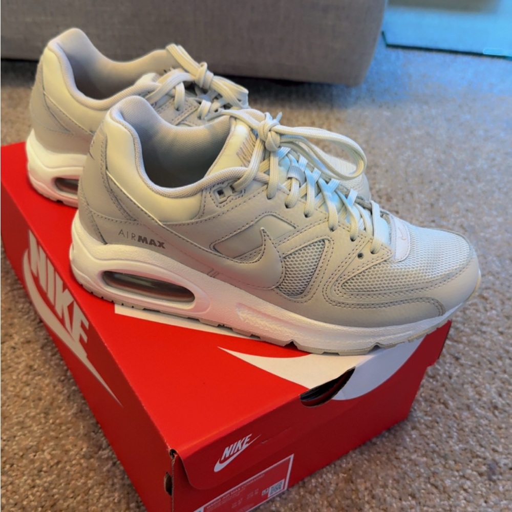 Nike Air Max Command Women’s Size 7